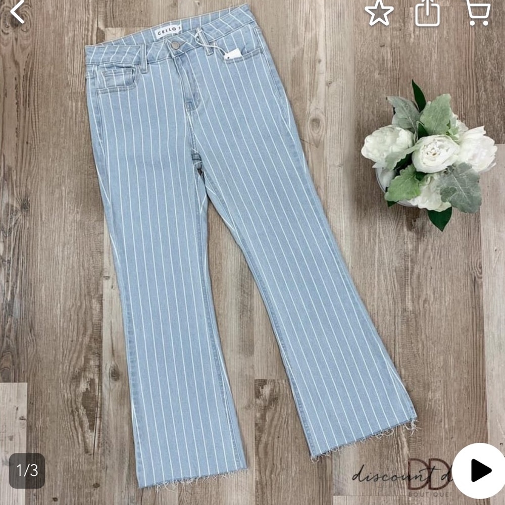 Mid rise cropped, flare jeans